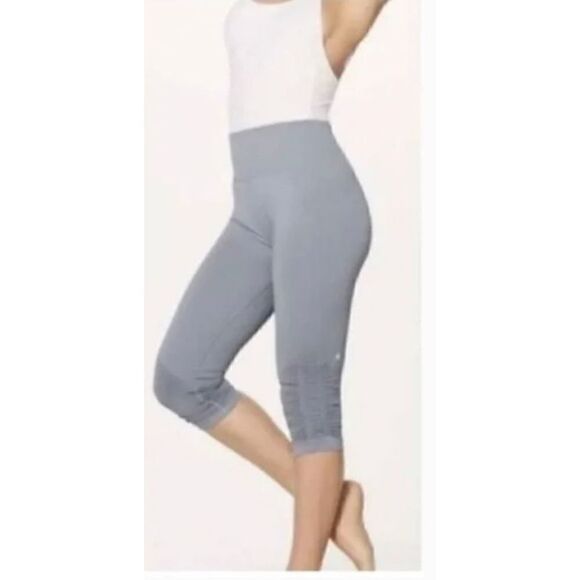 Lululemon In the Flow Lavender Cropped Legging Size 4/6 - Picture 1 of 5